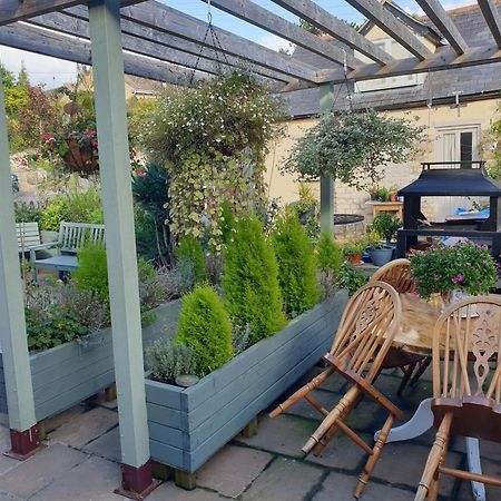 The Horse And Panniers Guest House. North Luffenham Exterior photo